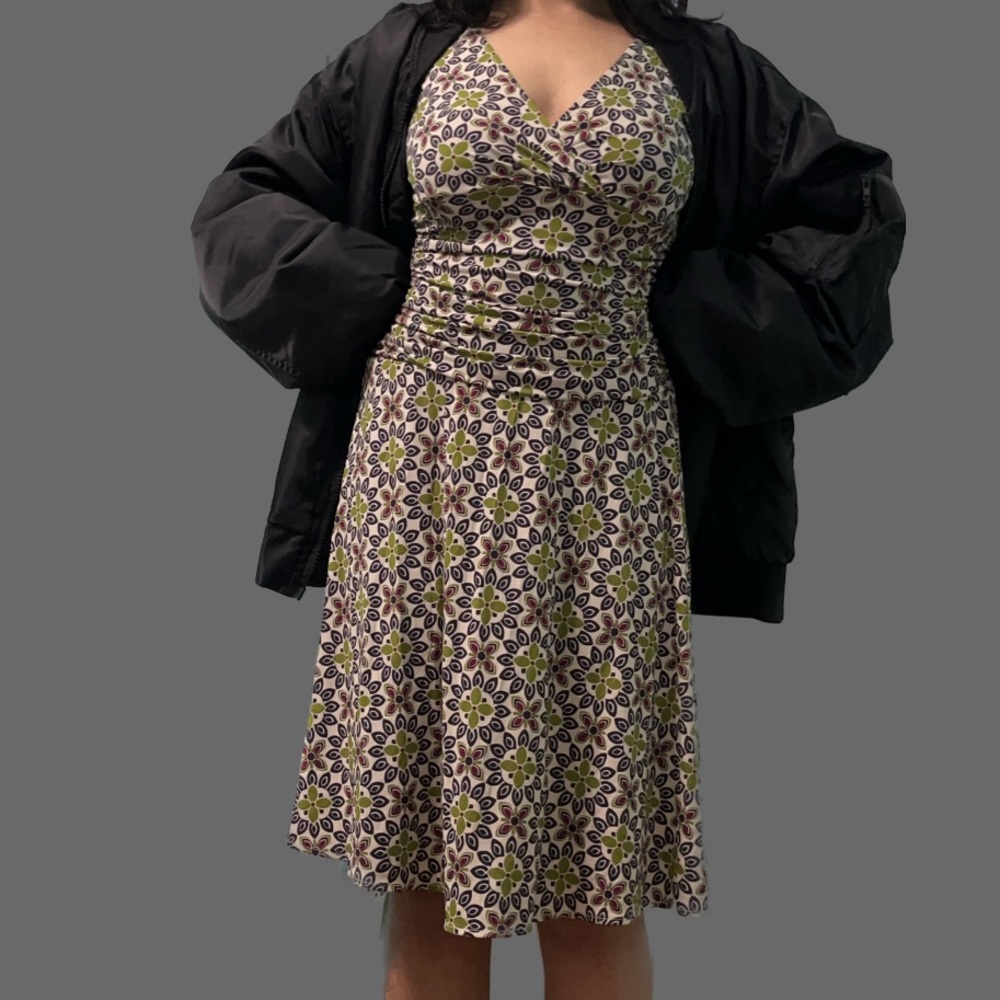 Vintage green and brown floral print dress with ruched / cinched waist